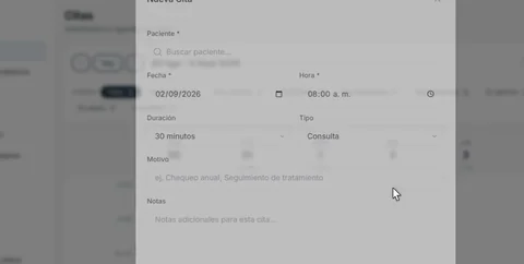 Citas, pacientes, signos vitales e inventario desde el mismo sistema.